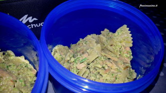 Pasta al pesto di zucchine e tonno