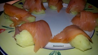 Quenelles di patate con salmone