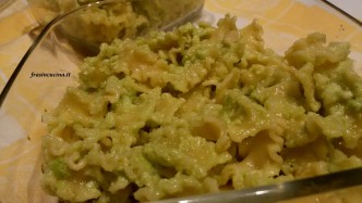 Pasta con pesto di fave