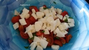 pasta fredda pomodori e mozzarella