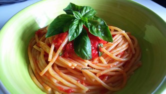 Spaghetti al pomodoro fresco