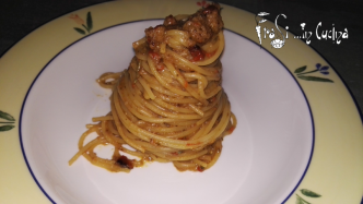 spaghetti in salsa di funghi e bacche di goji