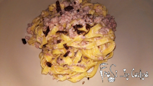 tagliatelle crema di salsiccia e tartufo