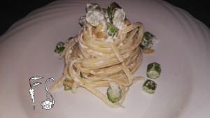 Linguine con asparagi e pinoli