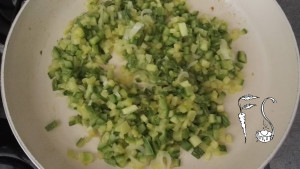 Bucatini al sugo di zucchine e prosciutto crudo_preparazione