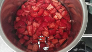 Confettura di fragole_bollitura