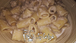 Pasta con crema di funghi e taleggio