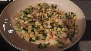 Panzanella rivisitata_zucchine e scalogno