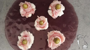 Rose di prosciutto squacquerone e olive di Cerignola