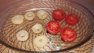 Cipolle e pomodori al forno_preparazione