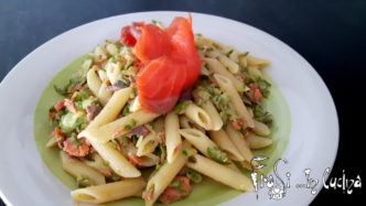 penne-zucchine-e-trota-salmonata
